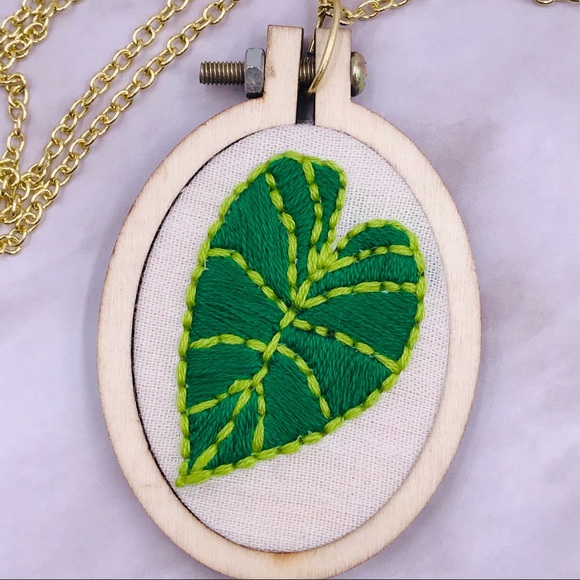 🏷SOLD🏷 HandSewn Leaf Embroidery Pendant Necklace - Picture 6 of 6